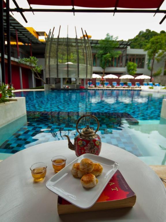 Deluxe Double or Twin Room Pool Access,70374689:JPEG